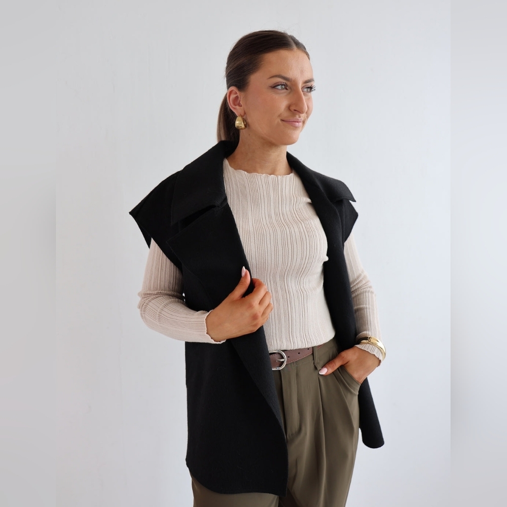 Wilfred Free Navy Knit Hooded Vest